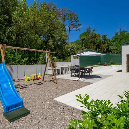 Pinnidae By Interhome