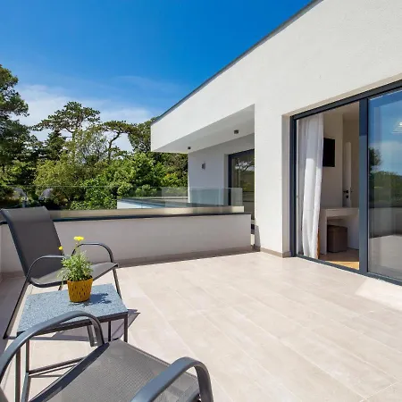 Pinnidae By Interhome Lopar