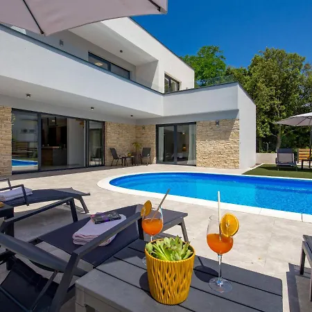 Pinnidae By Interhome Villa *