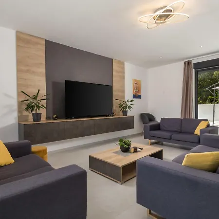 Villa Pinnidae By Interhome Lopar