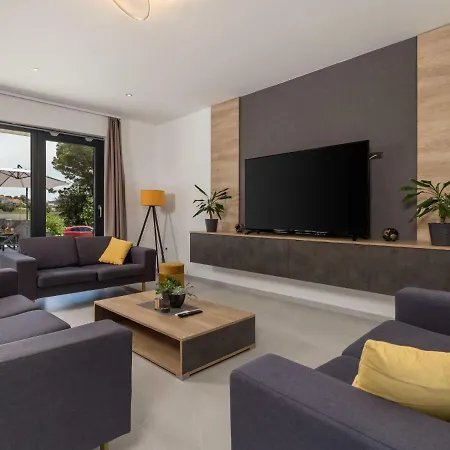 Pinnidae By Interhome Villa *