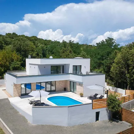 Pinnidae By Interhome * Lopar
