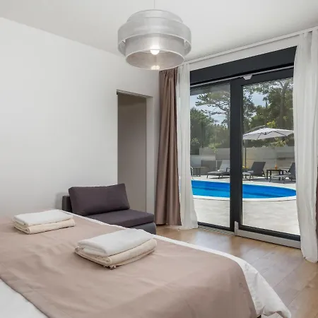 Pinnidae By Interhome Villa *