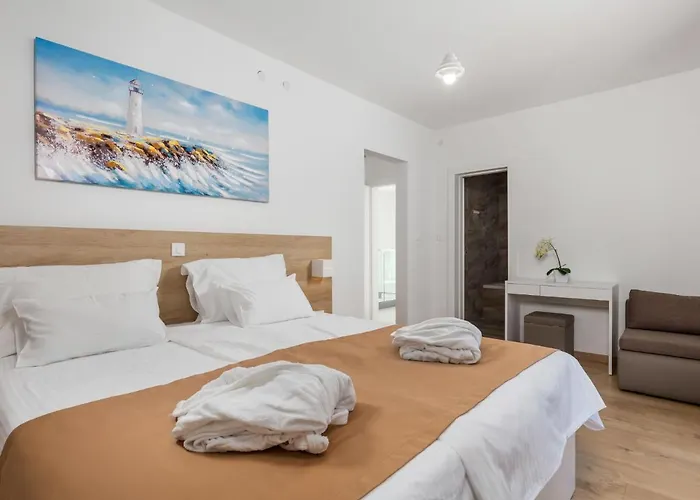 Pinnidae By Interhome Willa *